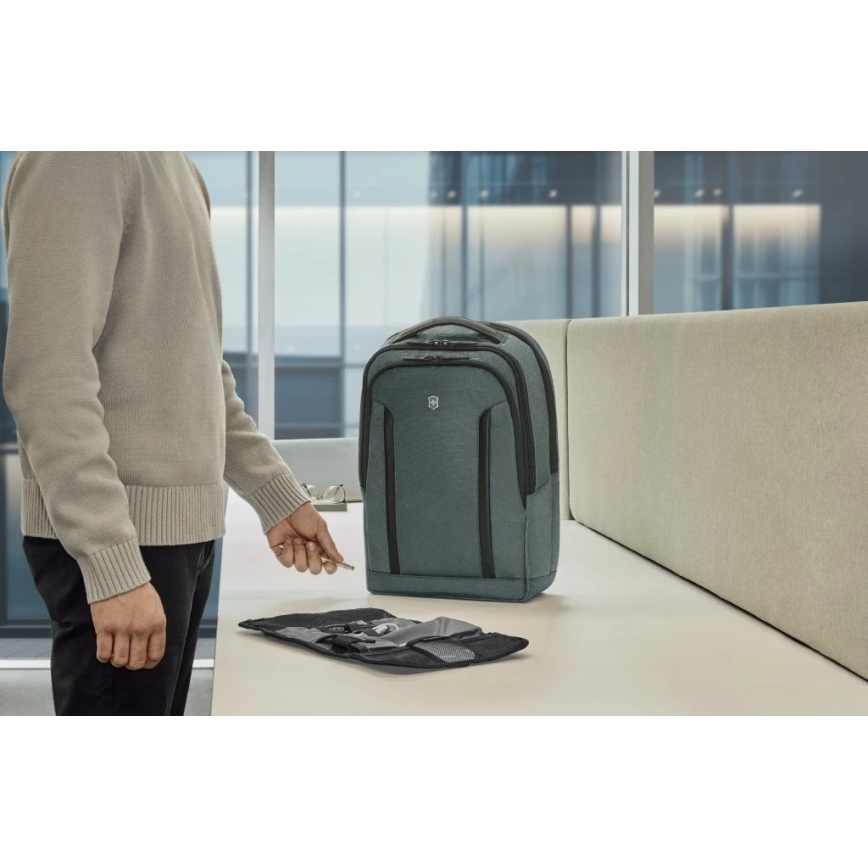 Victorinox - Sülearvuti seljakott 15 Altmont Professional Deluxe Travel 25 l roheline