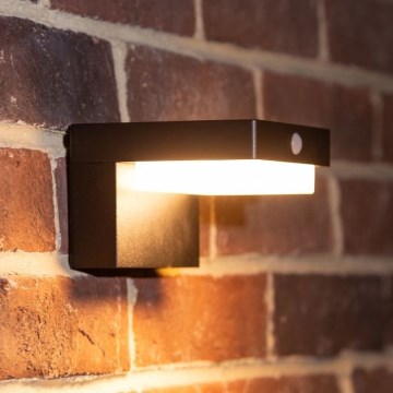 Zuma Line - LED Päikesepaneeliga seinavalgusti liikumis- ja hämarusanduriga LED/4,5W/2000 mAh IP44 must